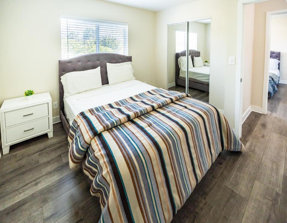 Apartment Modern Spacious 5 Bedrooms 3-bath Near Downtown La With 2 Parking *